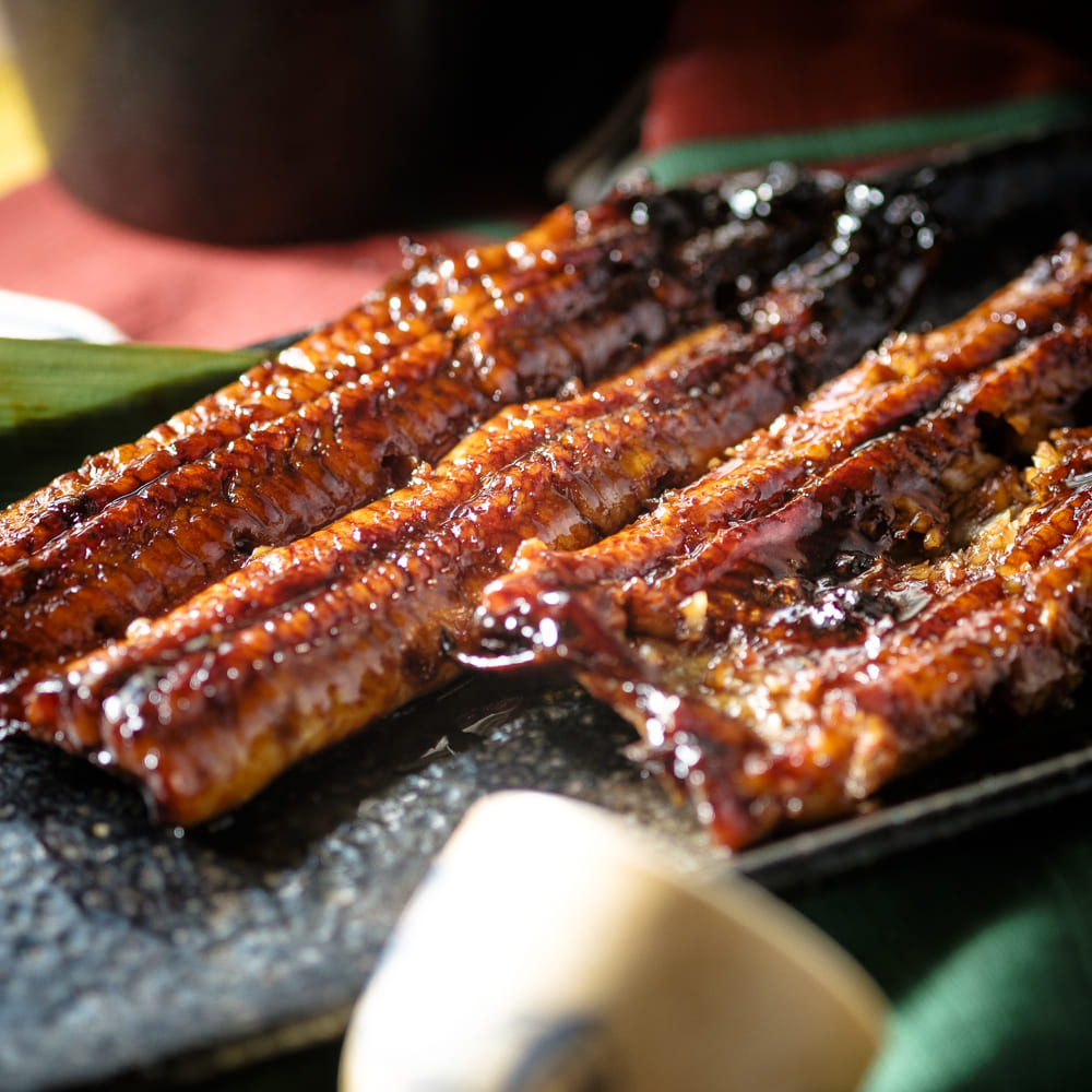 五色の鰻】鰻の蒲焼き３尾セット – 鰻と釜めしの店 五色オンラインショップ